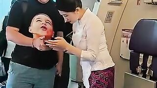 Pramugari Cantik Batik Air Menyambut Penumpang Boarding