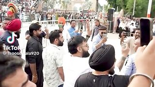 Itna Pyaare trear aj di Tareh wich