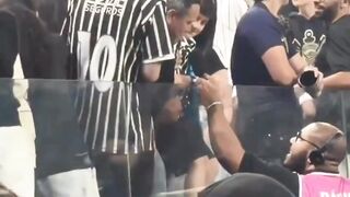 Criança hostilizada por pedir a camisa do Neymar.