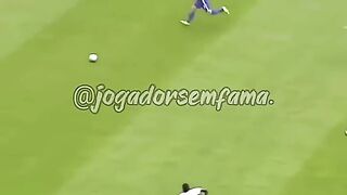 Quando Ronaldo Fenômeno batia de frente com o goleiro!