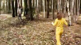 Cô ấy nghĩ họ đang diễn kịch, nhưng sự thật lại khác.