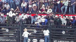 João Ricardo Viéria x Touro Alucinante cia de rodeio Escatolin!  João Ricardo Vieira vs. Bull Alucinante (Escatolin Rodeo Company)