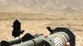 Atirando de basuca em um alvo a 570 m