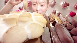 ASMR Toasted Marshmallows & Crispy Chocolate Ice Cream | 中文字幕