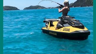 PESCADORA PEGOU UM PEIXE MUITO TOP