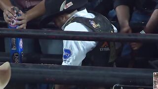 Lucas paiva x Touro Asteca, cia 2 M.  Lucas Paiva vs. Asteca Bull, 2M Company