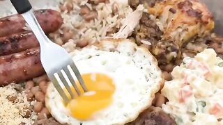 Mukbang comendo muita comida com torresmo crocante #mukbang #mukbangasmr #mukbangvideo #mukbangshow #mukbangers 2