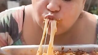 Mukbang comendo muita comida com torresmo crocante #mukbang #mukbangasmr #mukbangvideo #mukbangshow #mukbangers 5