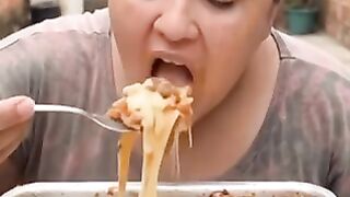 Mukbang comendo muita comida com torresmo crocante #mukbang #mukbangasmr #mukbangvideo #mukbangshow #mukbangers 6