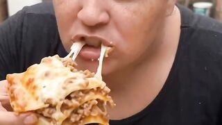 Mukbang comendo muita comida com torresmo crocante #mukbang #mukbangasmr #mukbangvideo #mukbangshow #mukbangers 13