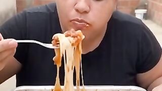 Mukbang comendo muita comida com torresmo crocante #mukbang #mukbangasmr #mukbangvideo #mukbangshow #mukbangers 14