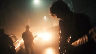 Afogado na Multidão | Rock Nacional Intenso e Emocional