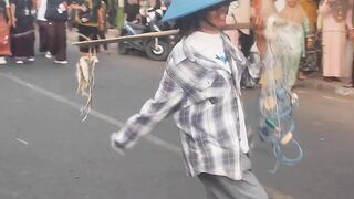 When The Farmer Shows Up To The Carnival`