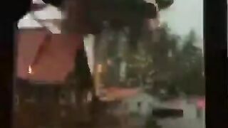 Raio destruindo arvore