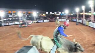 Touro mundo acabado, cia de rodeio california! Bull Mundo Acabado, Califórnia Rodeo Company!!