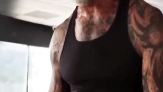 Dave Bautista substitui Ryan Hurst como Kratos ! Dave Bautista as Kratos?!