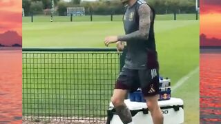 bang nacho latihan nih bareng aston vila