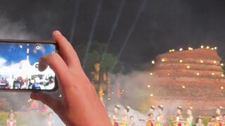 Loy Krathong à Sukhothaï : une nuit de lumière et de traditions ✨