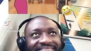 See the dog dey laugh