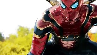 Homem aranha com a armadura de ferro
