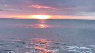 Peaceful Ocean Sunset 🌅 | Beautiful Waves, Golden Sky & Relaxing Seaside View