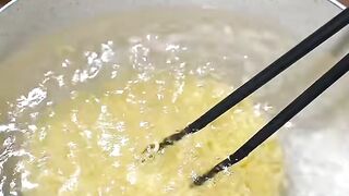 How to cook instant noodles like