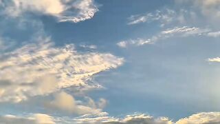 Golden Sunset at the Beach | Peaceful Ocean Waves & Aesthetic Sky