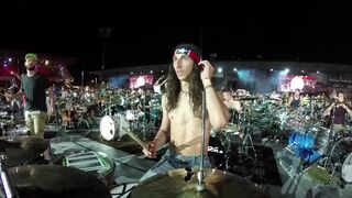 Легендарная песня Seven Nation Army в исполнении 1000 музыкантов