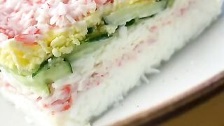 Нежный салат с крабовыми палочками