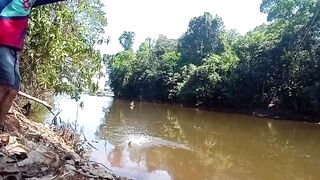 Monster Peacock Bass EXPLODES on Bank! Insane Amazon Strike - Brazil Fishing