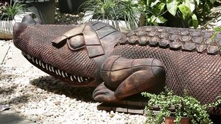 WOODEN CRAFTS CROCODILE