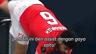 Momen langka di dunia sepak bola! Pemain asal Iran