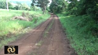 ARANDO A TERRA COM BOIS COMO ANTIGAMENTE