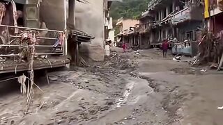 Avalanchi no    Nepal Himalaia