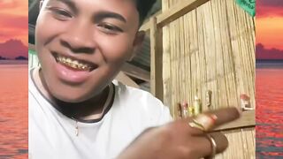 mau nyangin pria panas ibukota prancis keknya