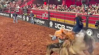Júlio César Camargo x Barretão cia de rodeio WR!!  Júlio César Camargo vs. Barretão (WR Rodeo Company)