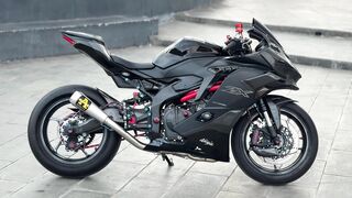Kawasaki ZX25r black
