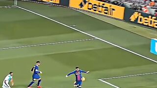 Messi’s Free Kick Was PURE MAGIC 🤯🐐⚽