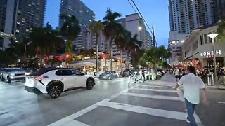 Brickell Miami - Elegance, Luxury & Night Vibes | 4K Walking Tour