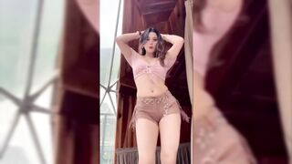 Indian Girl Luna Dance 3