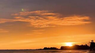 Golden Sunset by the Ocean 🌅 | Relaxing Beach Waves & Peaceful Evening