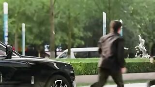 CEO Diburu Keluarga Agar Menikah, Nekat Menikahi Gadis Desa Yang Sedang Mencuci Dan Takdir Beru