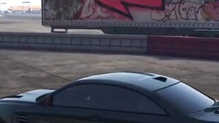 "Derrapagens Épicas no Aeroporto: Marque Pontos & Fique Viral!"