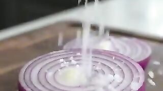 Queima automática de papel com cebola #experimento #ciência #canadá #eua #usareels___Rishi_Kumar___Facebook