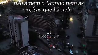Não amen o mundo nem as coisas que há nele