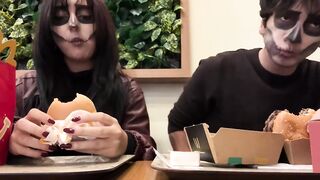 An unusual order at the snack bar / 스낵바에서의 특이한 주문