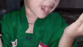 "4-year-old praying before eating — beautiful habit from little one 🙏❤️"