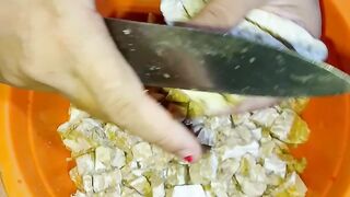 "Cutting Tempeh — Indonesia's beloved food loved worldwide 🫘🇮🇩"