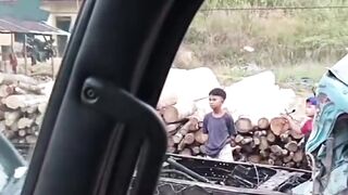 Palm Oil Truck Crashes — Cargo Bed Detaches, Severe Damage
