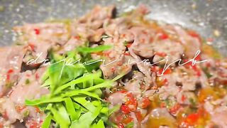 Resep Beef Slice Tumis Cabe Pedas Gurih, Praktis Banget!